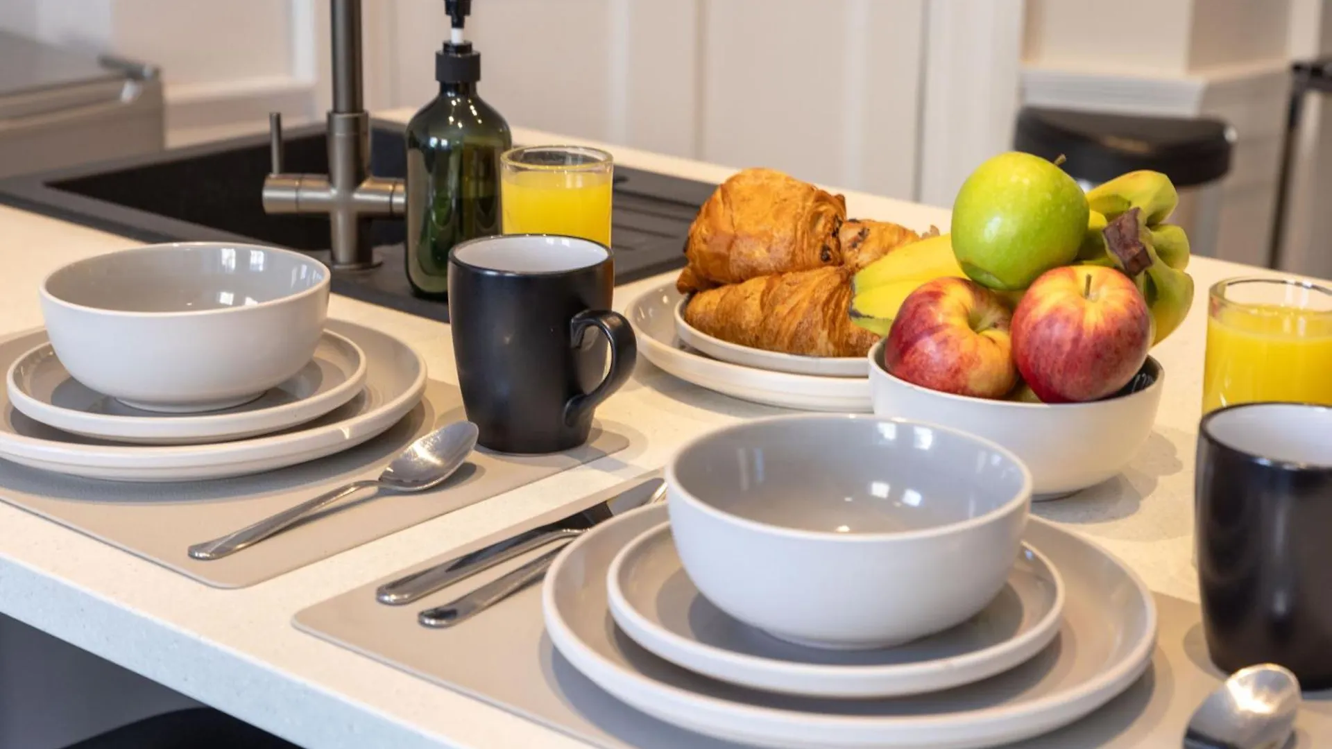 Dragon Suites - Edinburgh City Centre 1 Bed Apartment United Kingdom